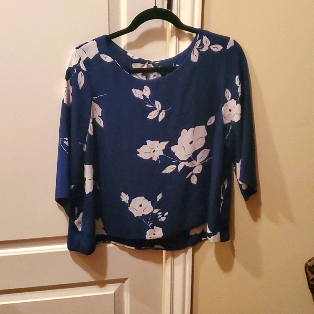 Blue floral top